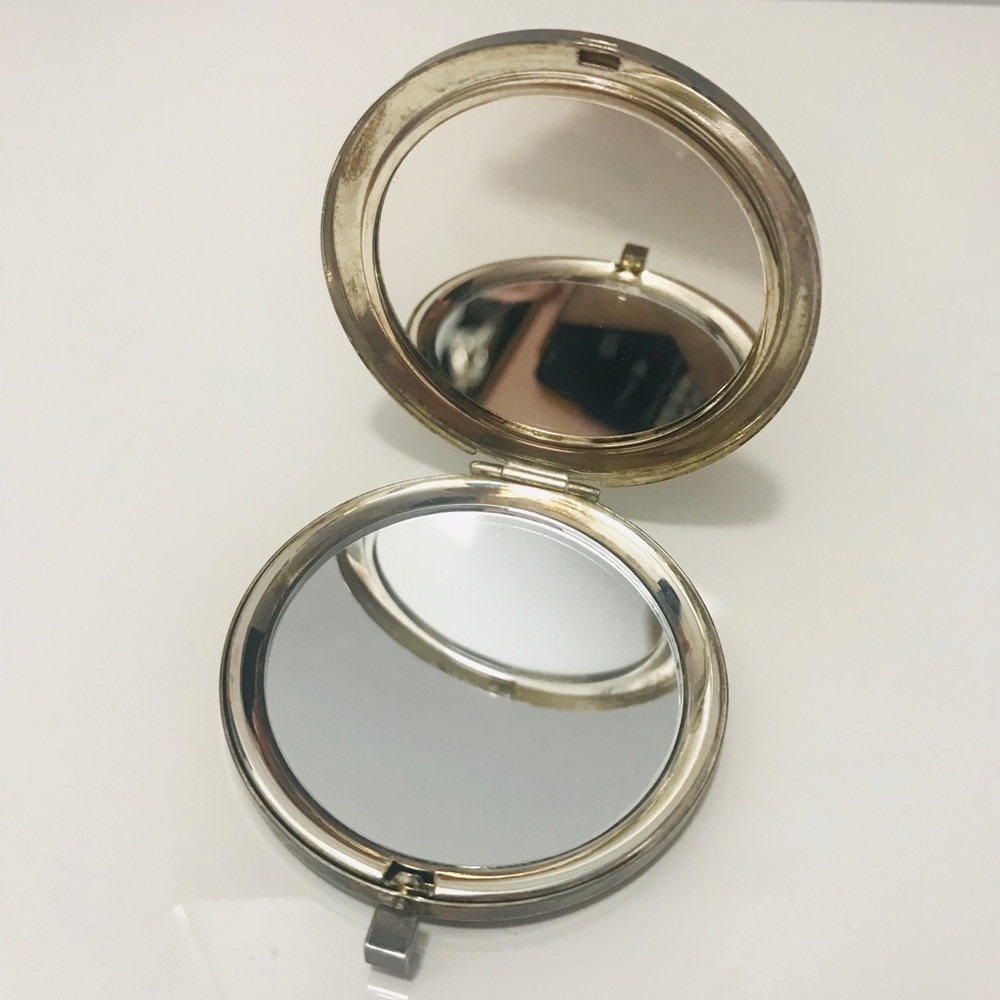 Saks 5th Ave double mirror compact - Picture 4 of 4